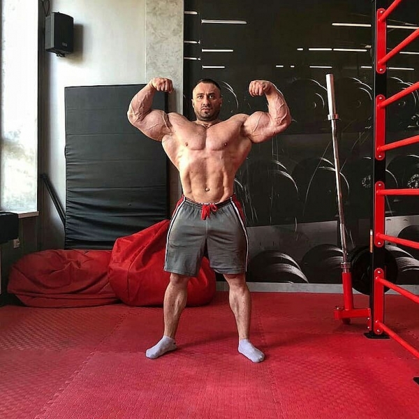 Олег Крывый набирает мускулатуру