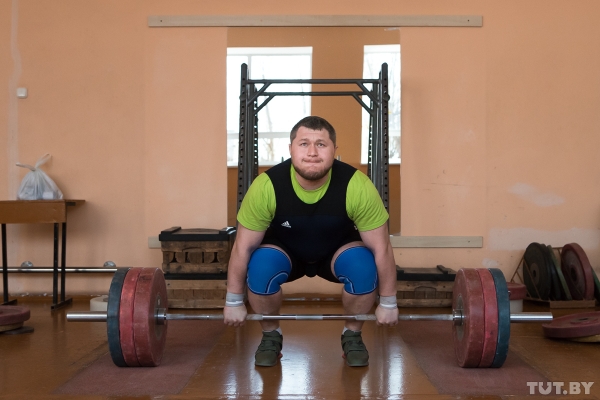 "Бывало, просил уборщиц снимать меня". Как олимпийский чемпион Арямнов стал блогером на YouTube