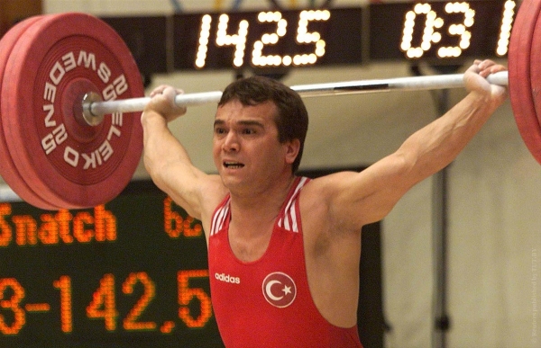 Самый титулованный тяжелоатлет мира умер в возрасте 50 лет